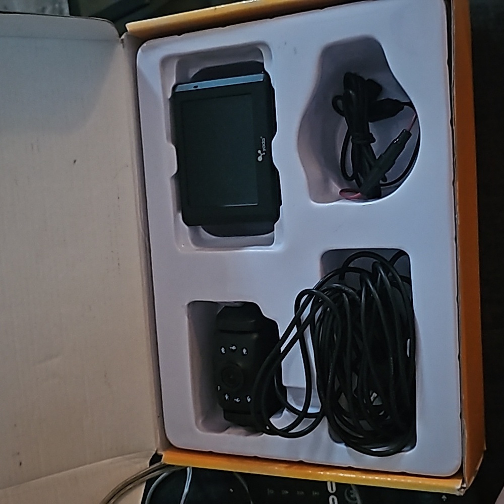 Yada BT53328M-1 Digital Wireless Backup Camera With 4.3" Dash Monitor Display
